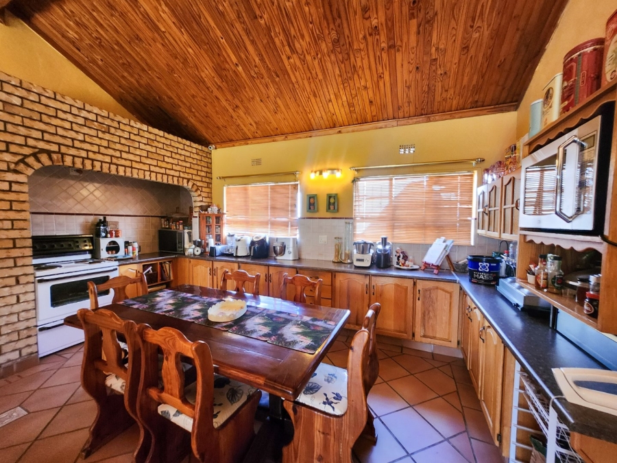 4 Bedroom Property for Sale in Flamwood North West